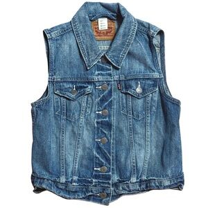 Levi’s Denim Red Tab Button Down Front Pockets Medium Stone Wash Trucker’s Vest